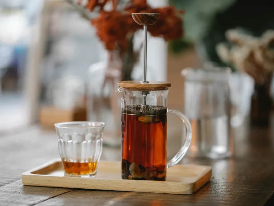 Temperatura zielonej herbaty: sekret smaku bez goryczki